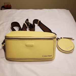 Calvin Klein Millie Crossbody Light Yellow